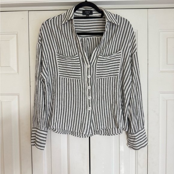 Vici Tops - VICI Women’s Cropped Linen Button Up Oversized Long Sleeve Shirt Size Large